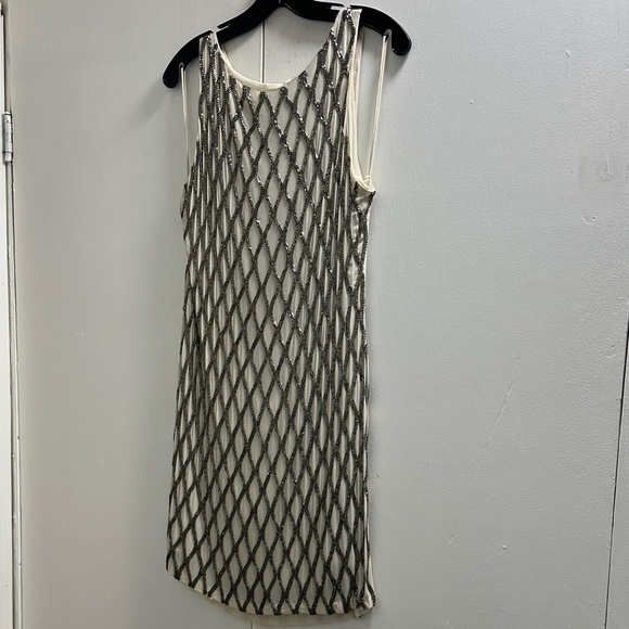 Alice + Olivia Dresses & Skirts - Alice + Olivia Sleeveless Silver and Cream Beaded Shift Dress